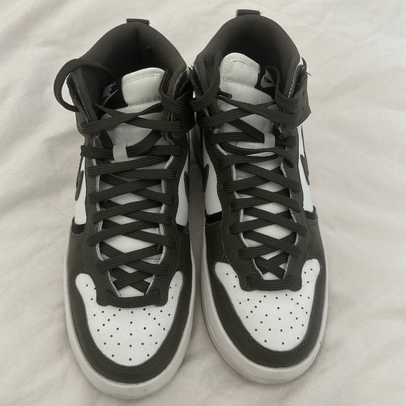 Women’s Nike Dunks - Khaki Green - Picture 3 of 4